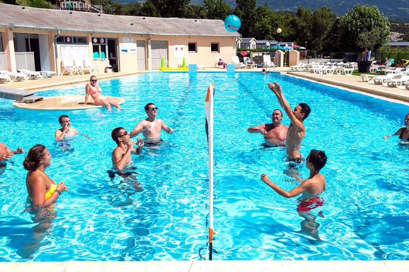 La piscine extérieure chauffée