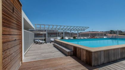 La piscine de la résidence Le Crystal