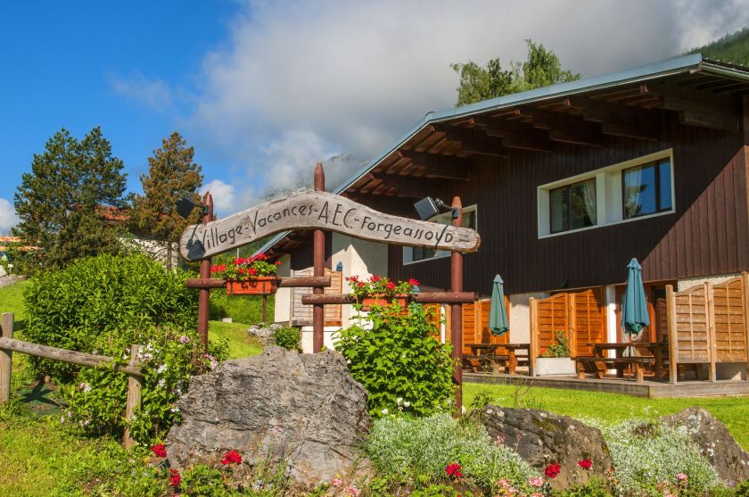 Eté comme hiver le village vacance de Forgeassoud se tient prêt à accueillir toute votre famille !