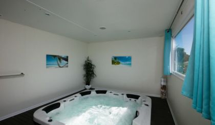 Mobil Home EXCLUSIF 2 chambres - 1 SDB - Jacuzzi 4 pers