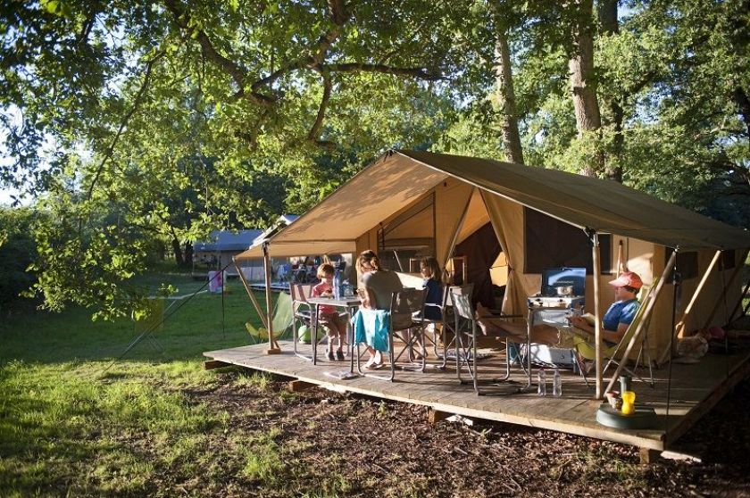 Camping Indigo Les Châteaux : la nature en famille !