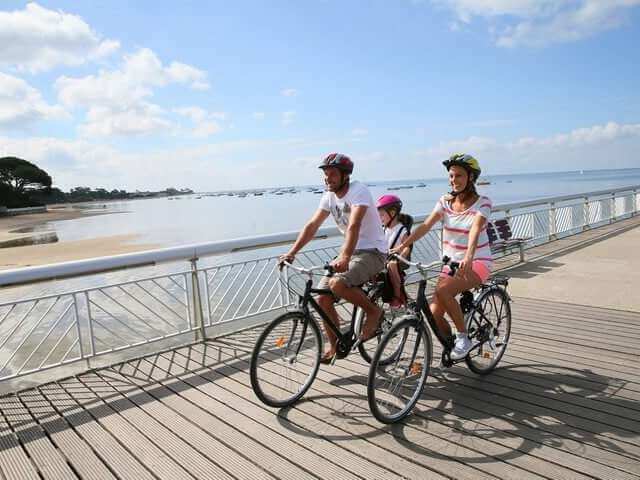 Promenade vélo bord de plage